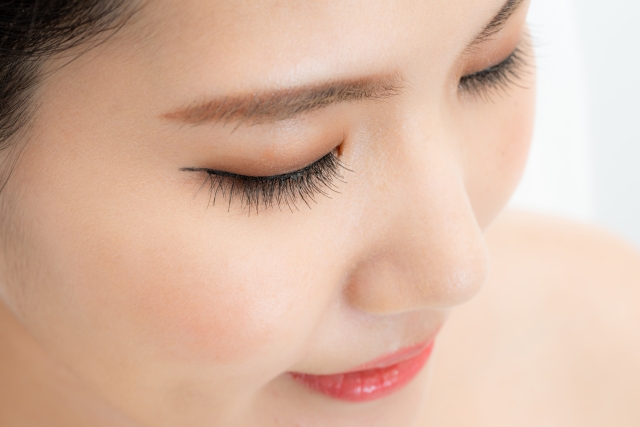 まつ毛パーマの料金・値段の相場は？
