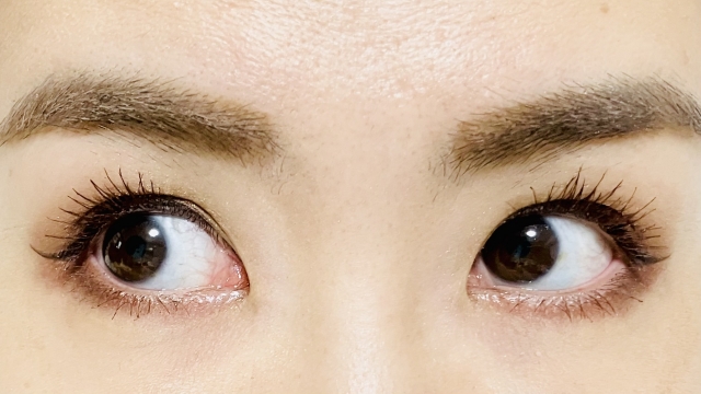 眉毛を濃くするには？ケア方法とメイク術、薄い眉毛の原因や4つの育て方を解説